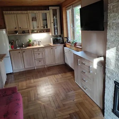 W Lesie Nad Rzeka Swider Domek alpejski